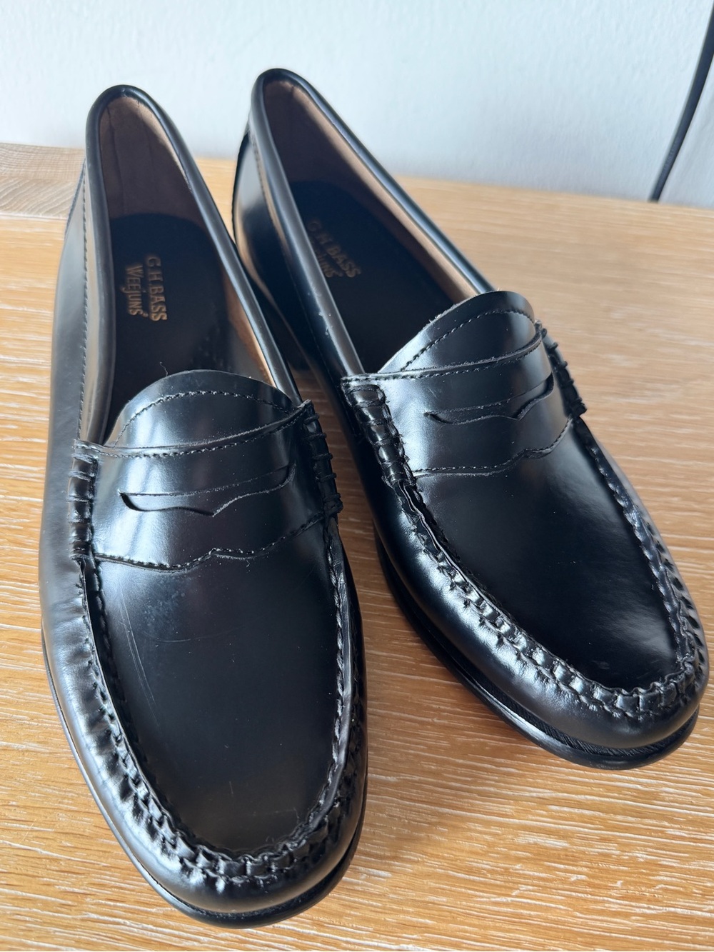 G. H. BASS Women's Whitney Weejuns Penny Loafer Black Size 8.5 - Picture 1 of 16